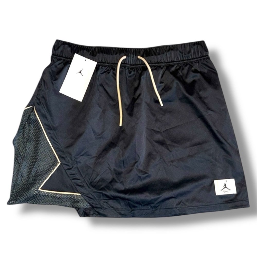 NWT Jordan Size Small Loose Fit Essentials 2-in-1 Skirt Skort Black Active